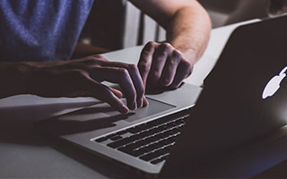 B体育-李霄鹏五年鲁能岁月终结：惊艳开始 无冠成遗憾